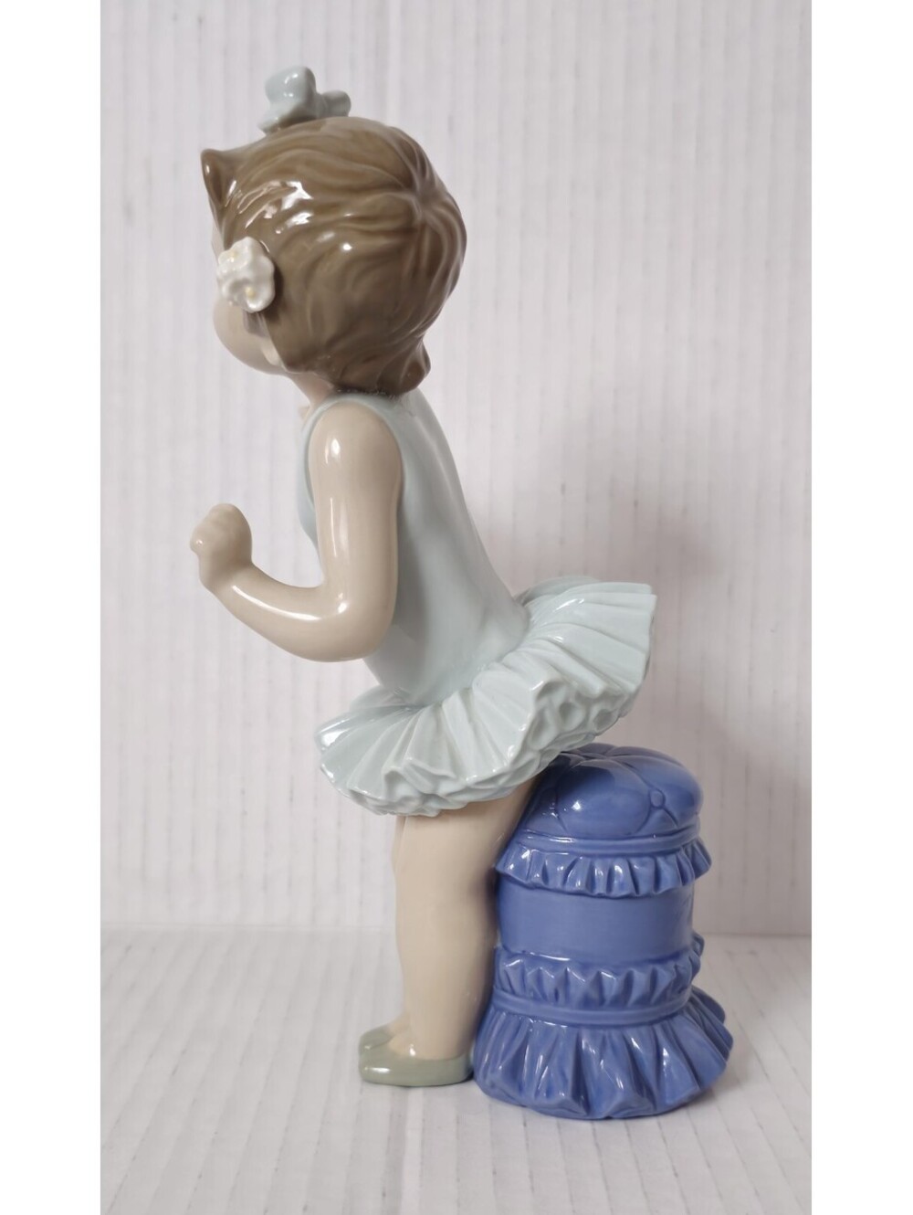 Lladro 5104 ~Little Ballet Girl "Sallie" ~ Excellent condition - Picture 6 of 9